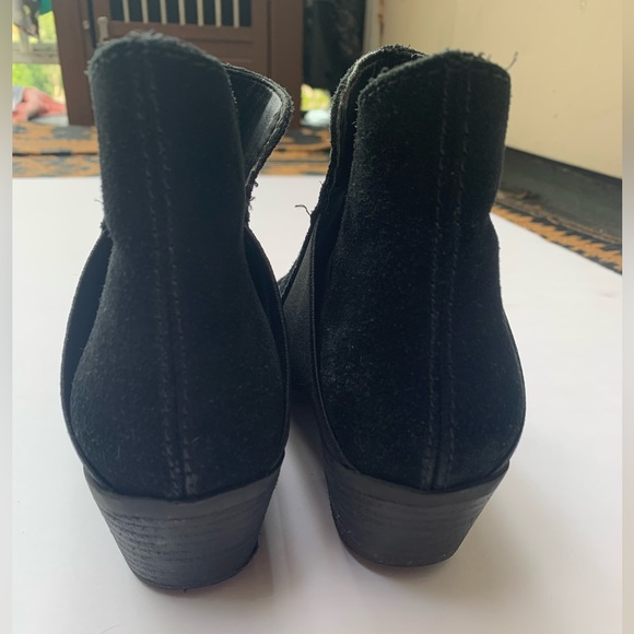 Me Too Black Suede Booties size 8 - Picture 7 of 8